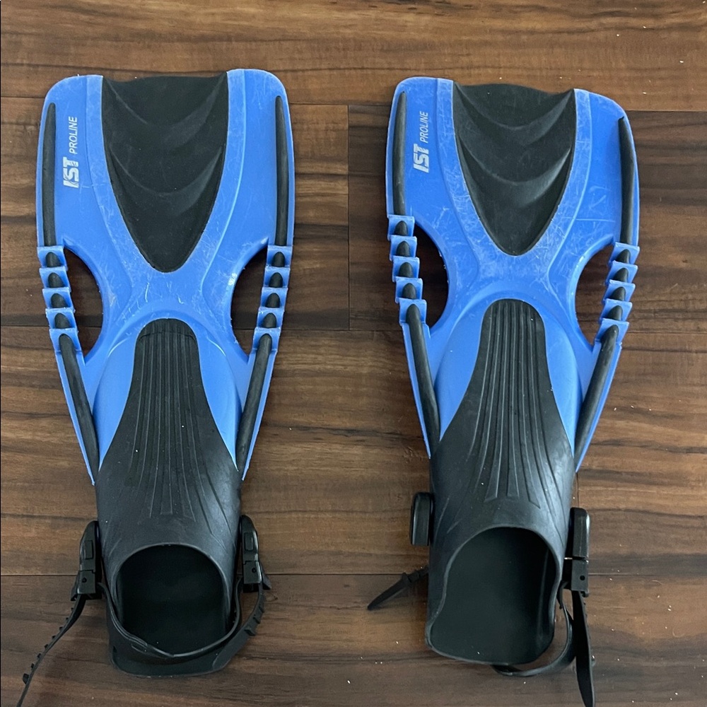 OPEN HEEL SNORKELLING FINS from IST Sports Corp.